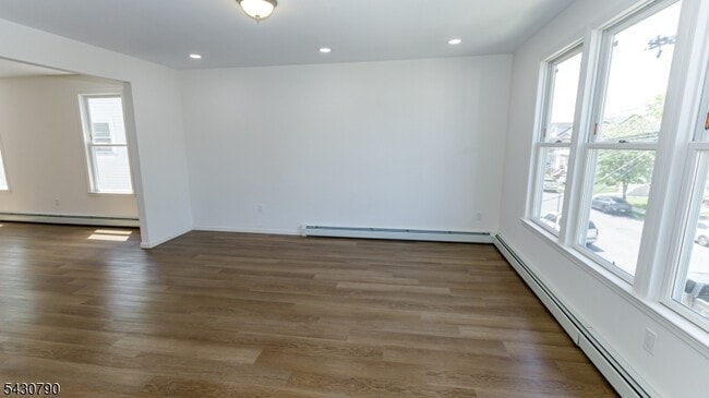 Building Photo - 182 Ellery Ave