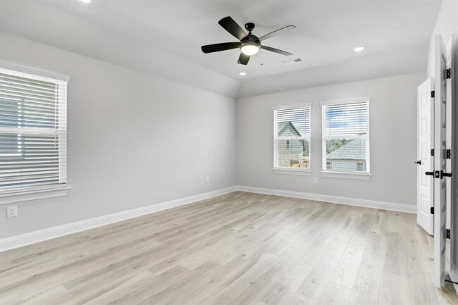 Foto del edificio - 120 Periwinkle Ln