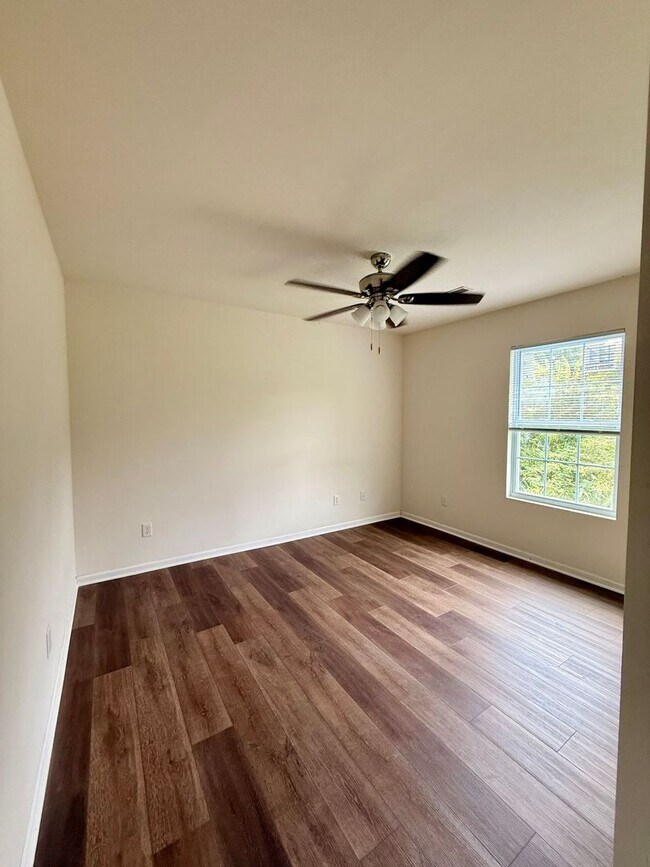 Building Photo - 1573-MF2-E4