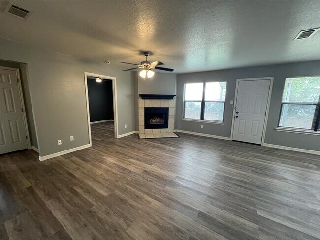 Building Photo - 1101 Marlee Cir