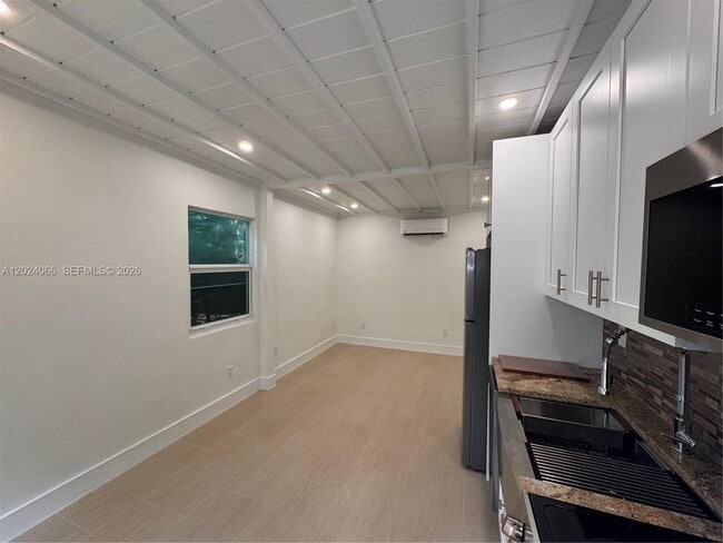 Building Photo - 231 Salamanca Ave