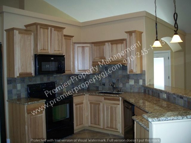 Building Photo - Newer 4 Bedroom 2 Bath House
