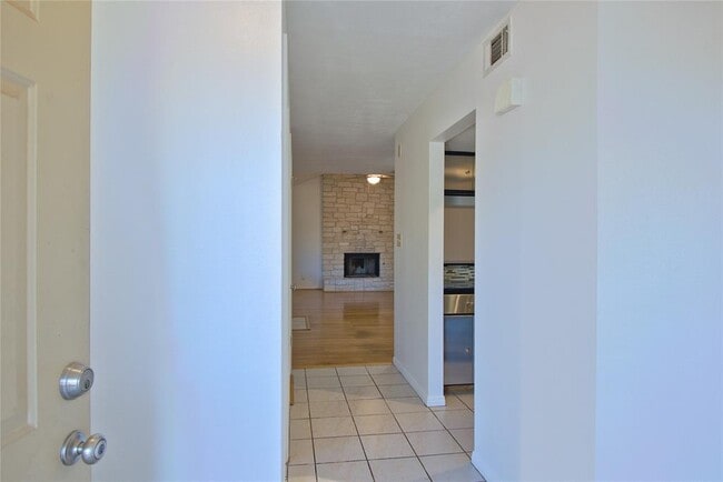 Building Photo - 6489 Hart Ln