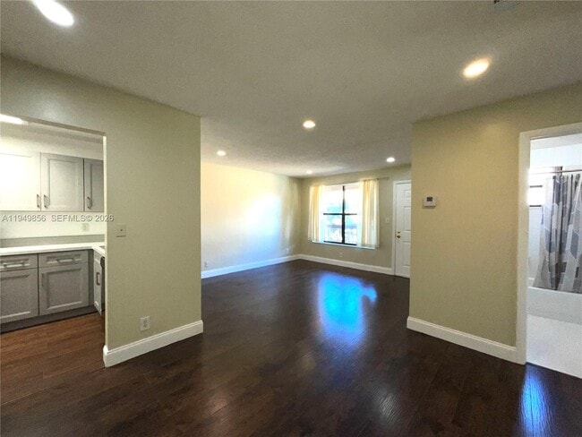 Foto del edificio - 10043 Winding Lake Rd