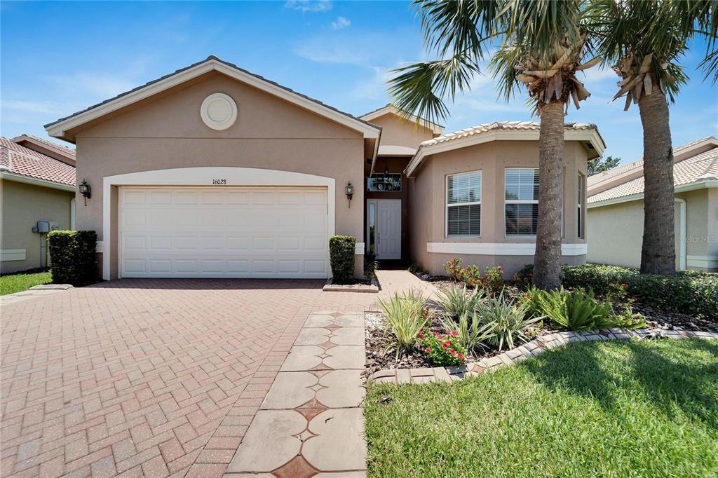 Foto principal - 16028 Golden Lakes Drive