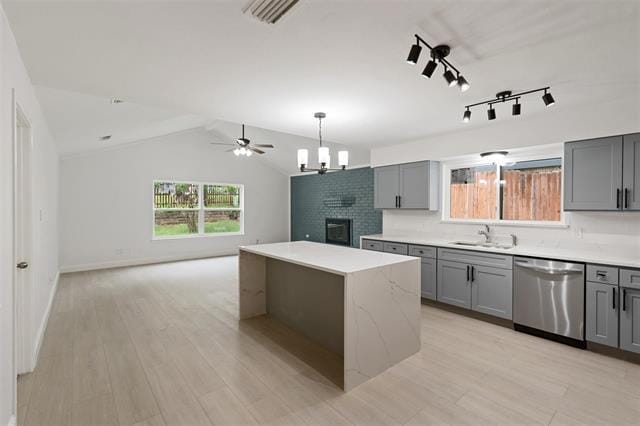 Foto del edificio - 2024 Oakmeadow St