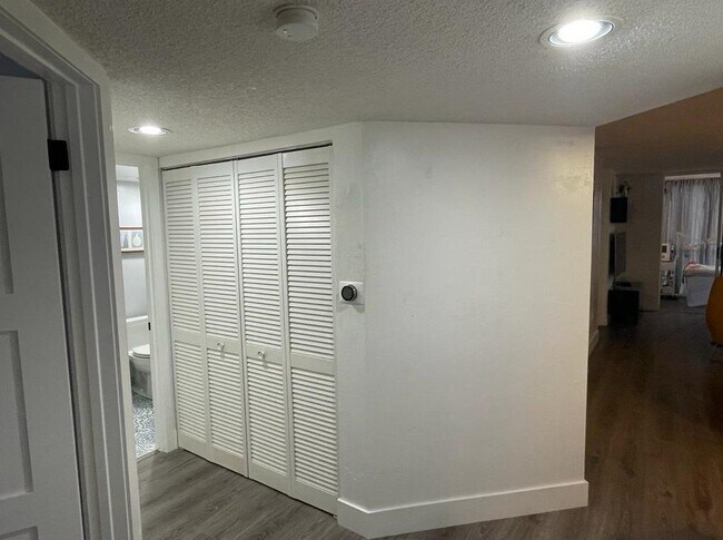 Foto del edificio - 7776 Trent Dr