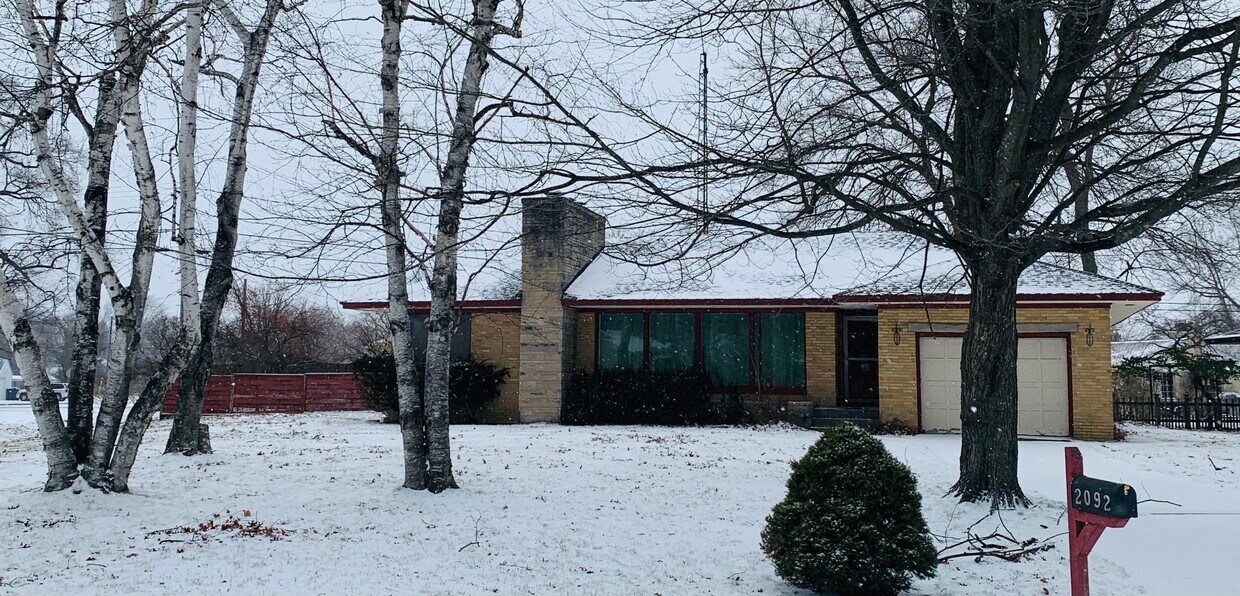 2092 N Manitou Cir, Norton Shores, MI 49441 House Rental in Norton Shores, MI
