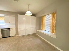 Building Photo - 12303 Longfellow Dr