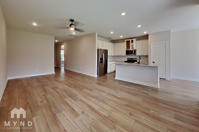 Building Photo - 6188 White Spruce Dr