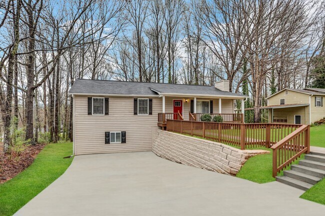 Building Photo - 1790 Silver Leaf Ct Sw