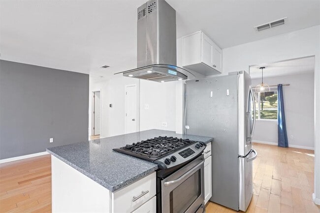 Building Photo - 1803 J J Seabrook Dr
