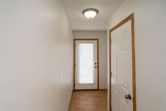 Foto del edificio - 15229 Alpine Dr