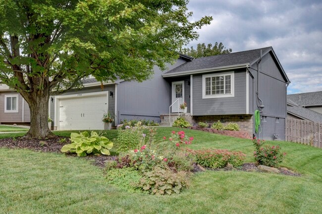 Building Photo - 17904 Karen Cir