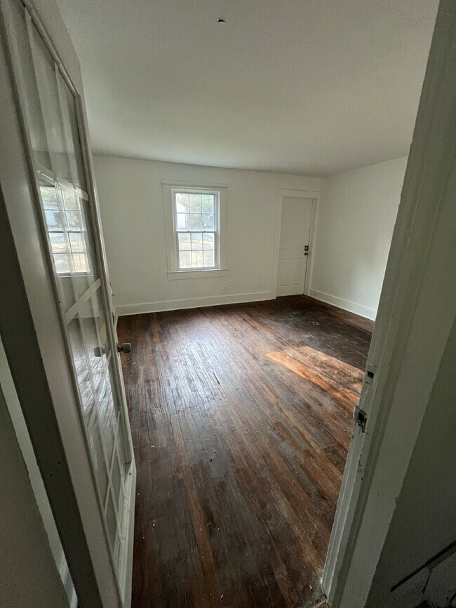 Foto del edificio - "Cozy 2 bed, 1 bath with Hardwood Floors – 922-A Hackett Street, Greensboro, NC!"