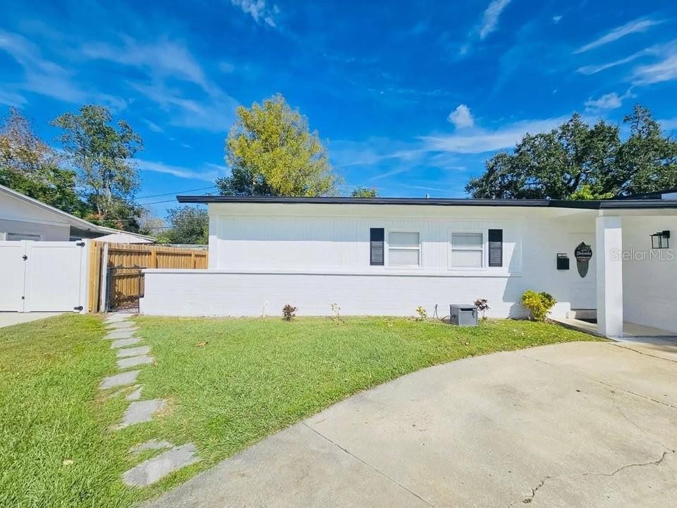 Foto principal - 6491 MacKenzie St