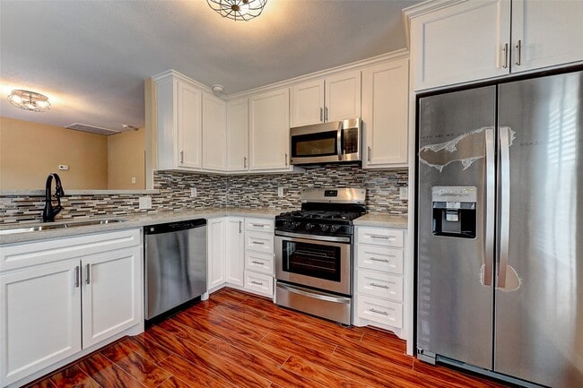 Building Photo - 808 E 32nd St