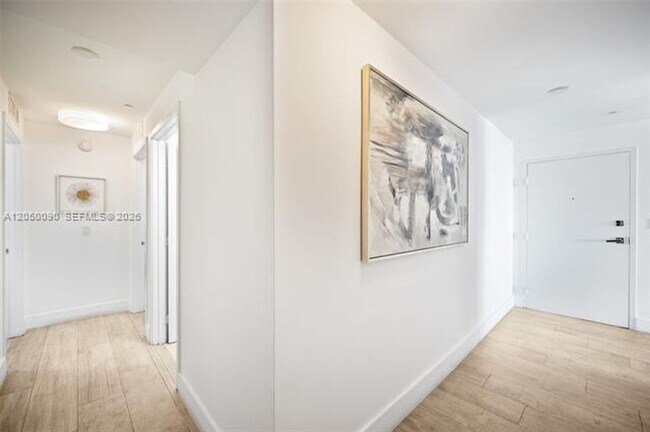 Foto del edificio - 600 NE 27th St