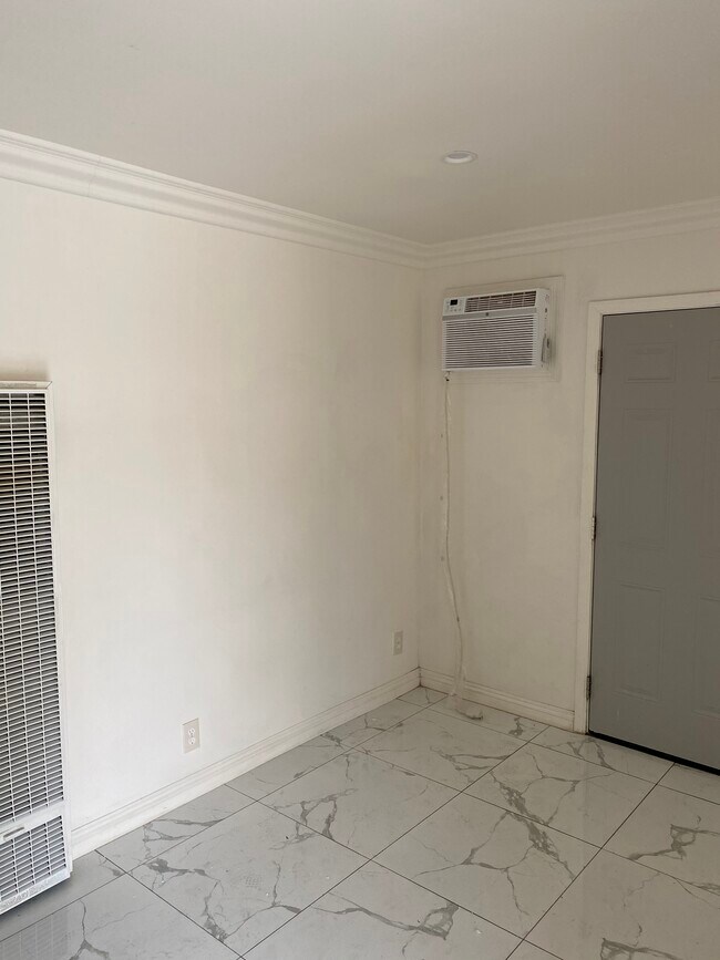 Building Photo - 11325 Schmidt Rd