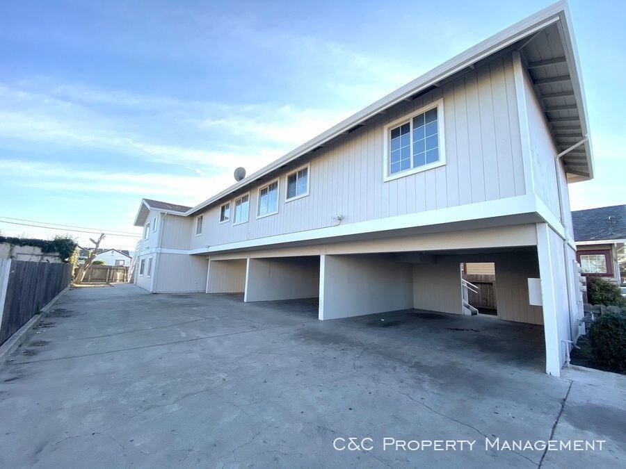 Primary Photo - Two Bedroom Apartment in South Salinas