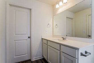 Building Photo - 108 N Chubb Rdg