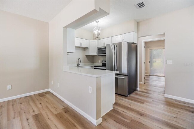 Foto del edificio - 6740 Carnelian Ave