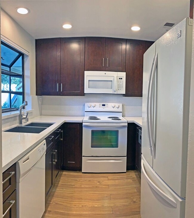 Photo - Beautifully Updated 2 Bedroom, 2 Bathroom ... House