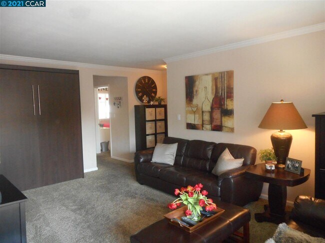 Building Photo - 315 Masters Ct