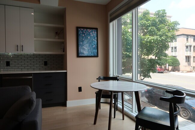Foto del edificio - 1312 13th St NW