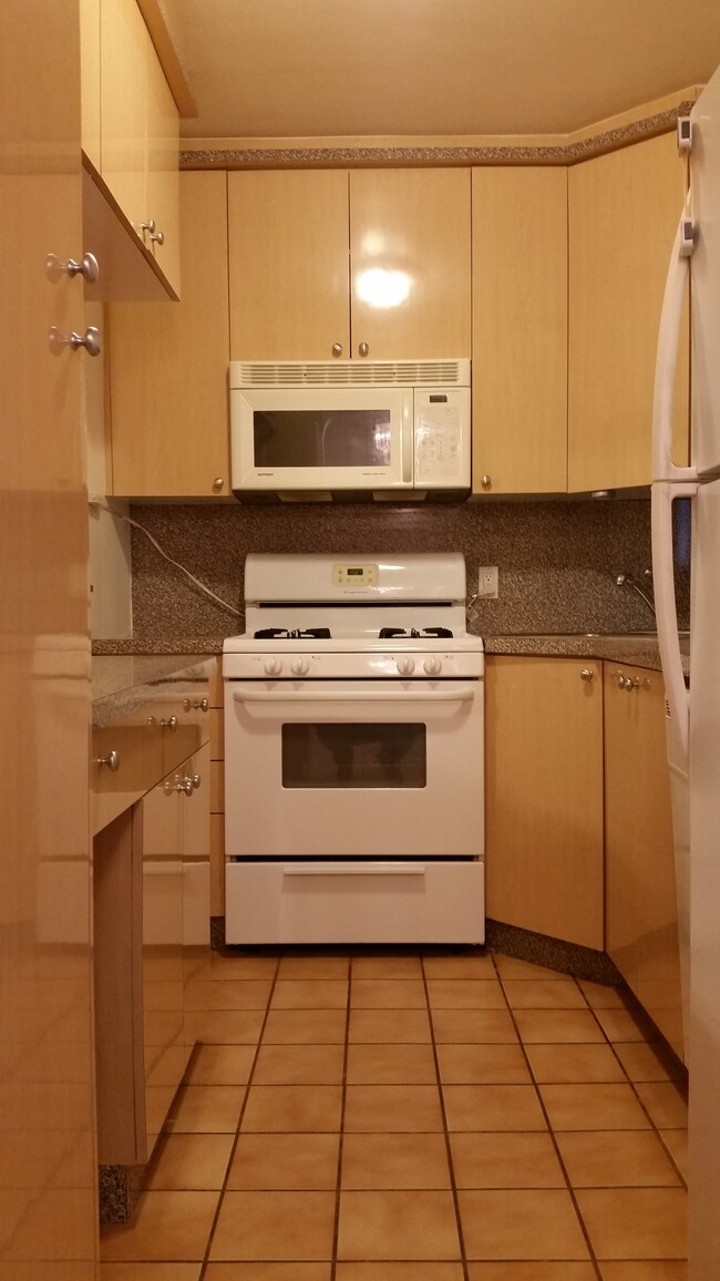 Kitchen - 19638 Pompeii Ave