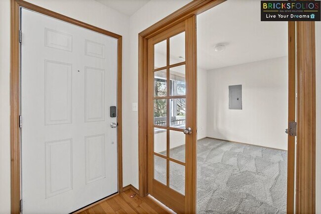 Building Photo - Your Next Dream Home Awaits in Redmond Ridge!