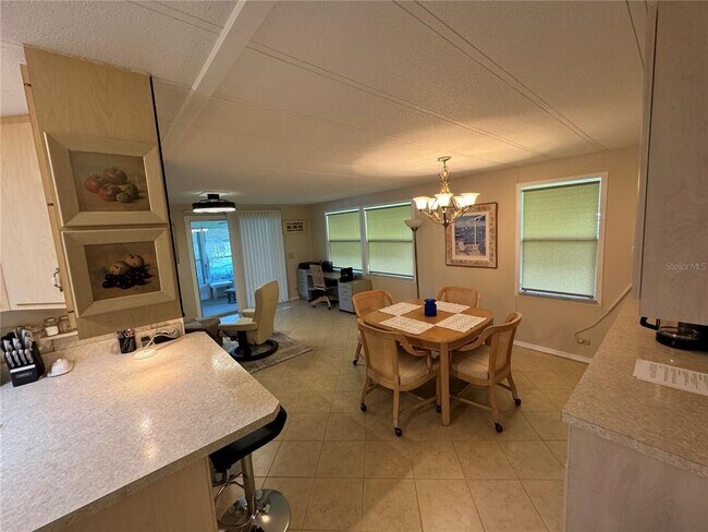 Building Photo - 1405 Lester Dr