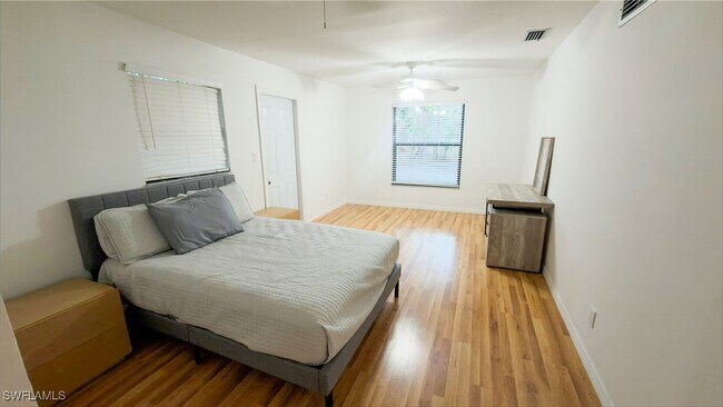 Foto del edificio - 325 29th St NW