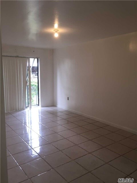 Foto del edificio - 406 Castle Hill Ave