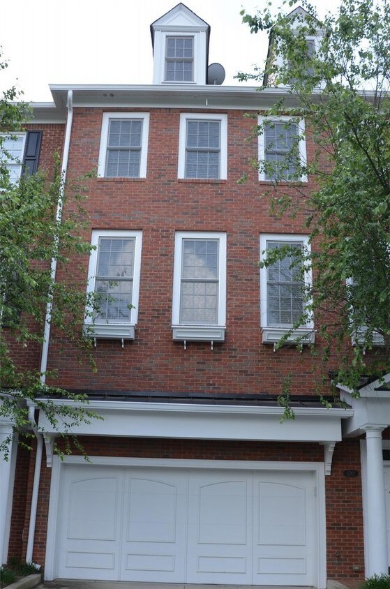 Primary Photo - 1283 W Spring St SE
