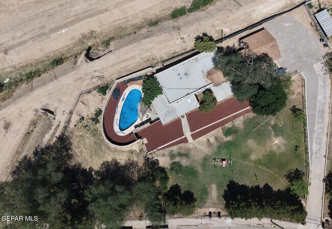 Foto del edificio - 9401 Pavo Ln