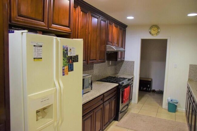Building Photo - 4 bedroom in Fremont CA 94539