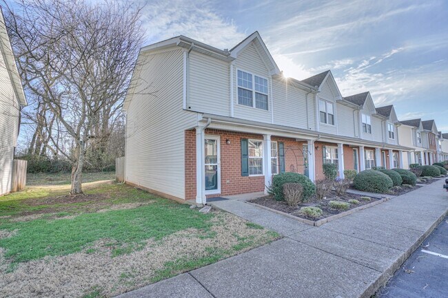 Building Photo - 341 Shoshone Pl