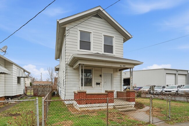 Photo - Three Bedroom Home in Hamilton!