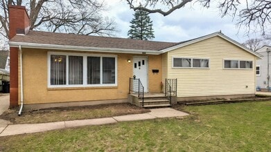 Building Photo - 1624 Turtle St