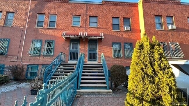 HALSEY STREET - HALSEY STREET House