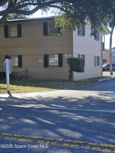 Foto del edificio - 1711 Dixon Blvd
