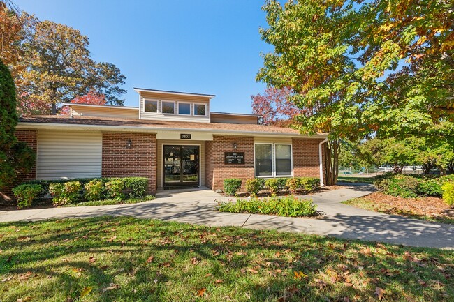 Building Photo - Terrace Oaks