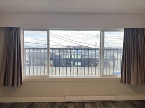 Building Photo - 1500 Dogwood St