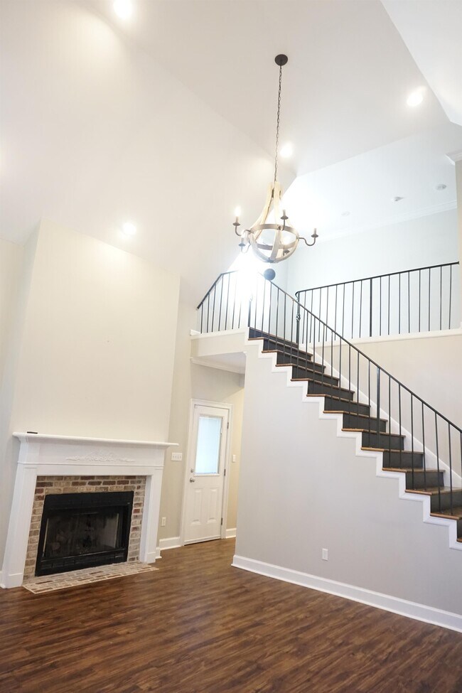 Building Photo - 4405 Forest Valley Cir