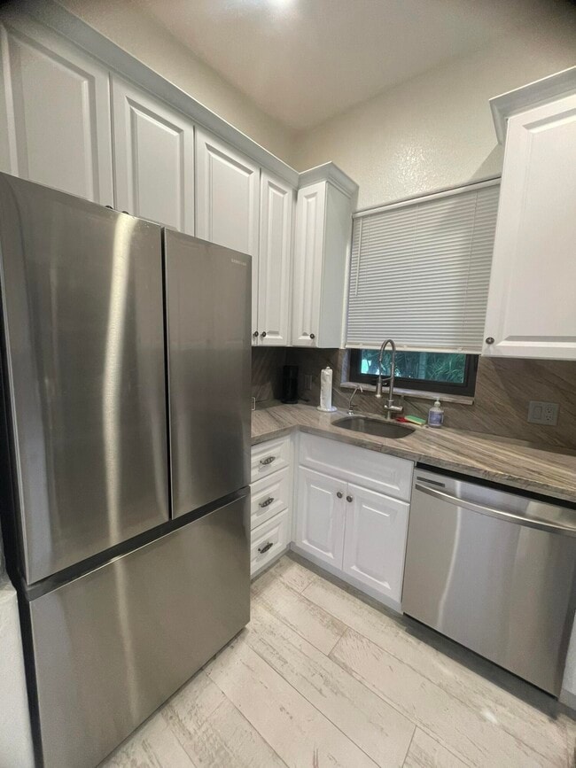 Foto del edificio - 8691 Man O War Rd