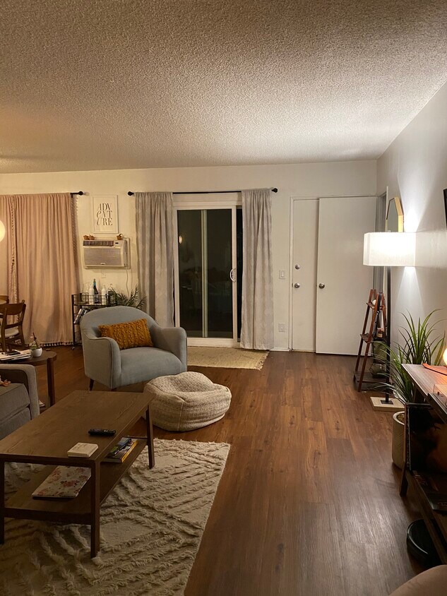Foto principal - 4626 Russell Ave