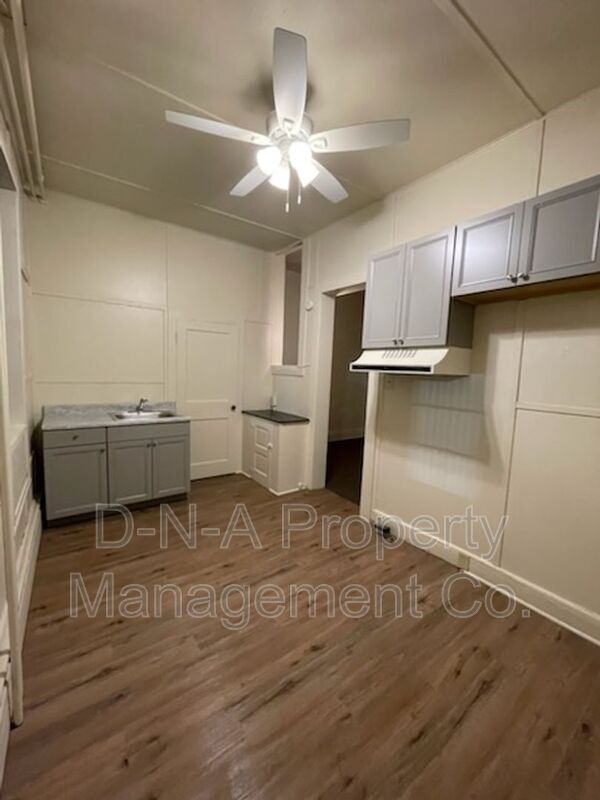 Foto del edificio - 715 Monroe St