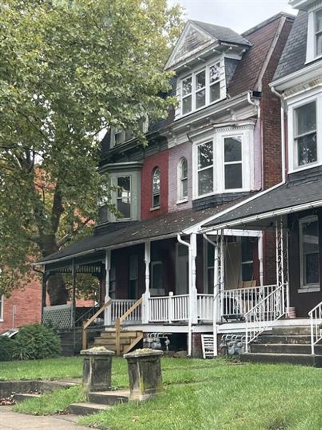 Primary Photo - 747 Linden Ave
