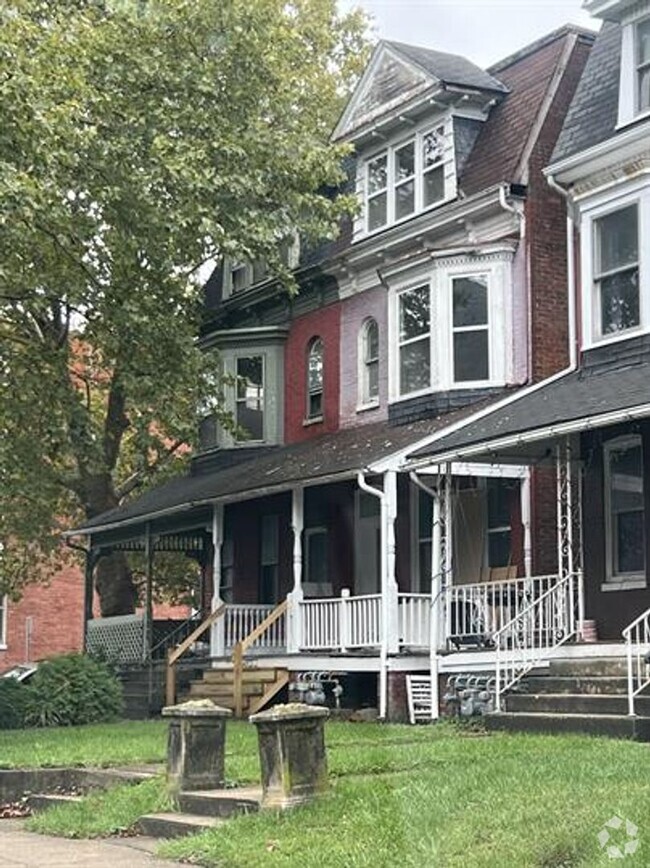 Building Photo - 747 Linden Ave